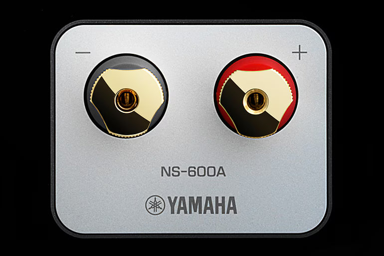 Yamaha NS-600A nero laccato diffusori 2 vie bass reflex
