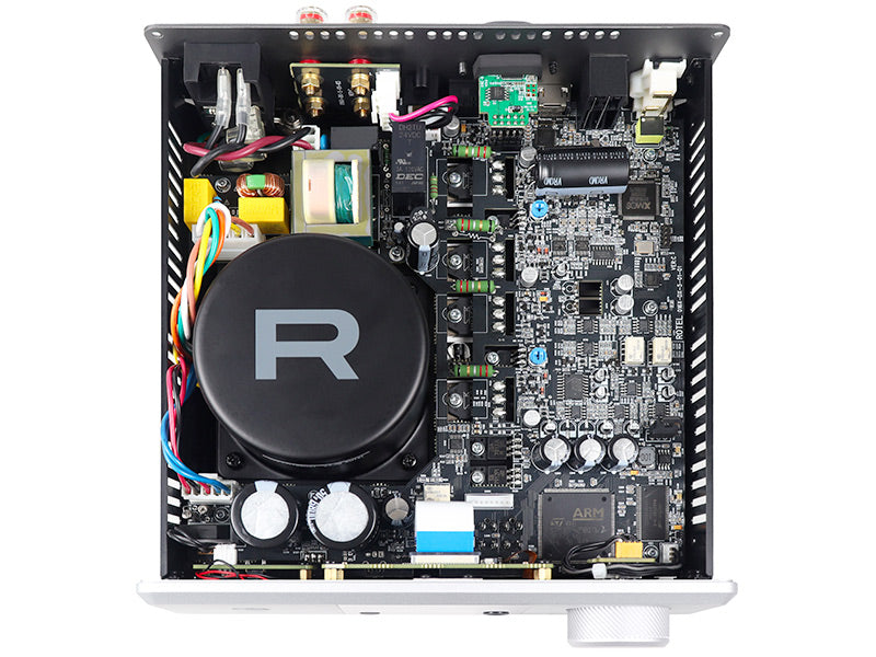 Rotel DX5 silver amplificatore integrato con DAC ESS Sabre ES9039Q2M