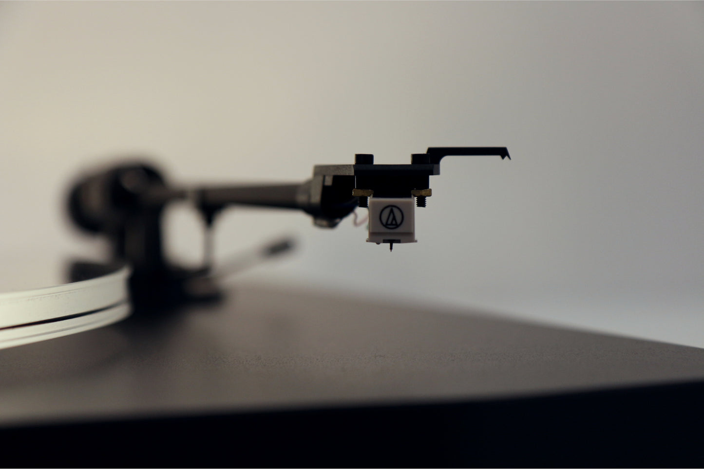 New Horizon 101 nero giradischi a telaio rigido testina MM AudioTechnica AT-3600L coperchio