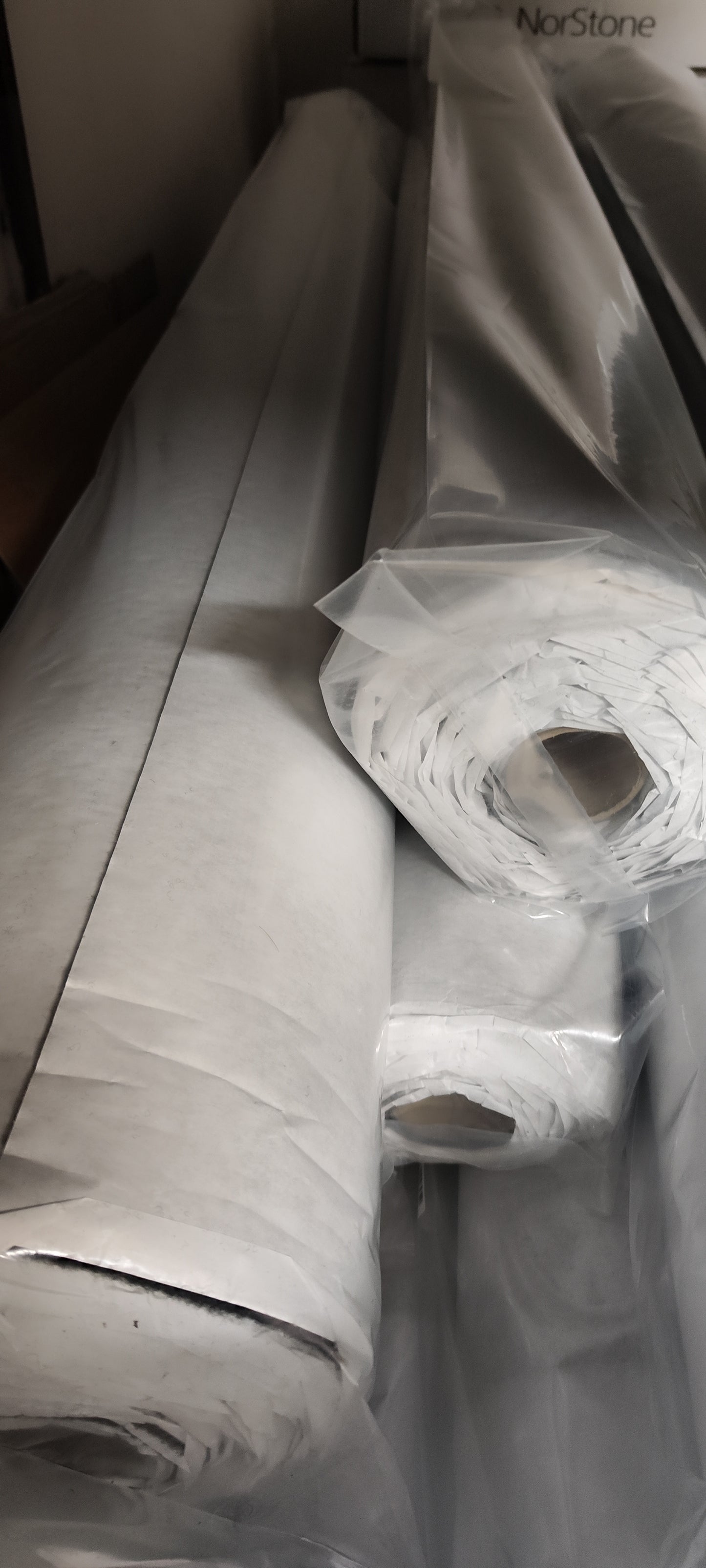 Moquette adesiva nera misure 140x700 cm per rivestimenti box subwoofer