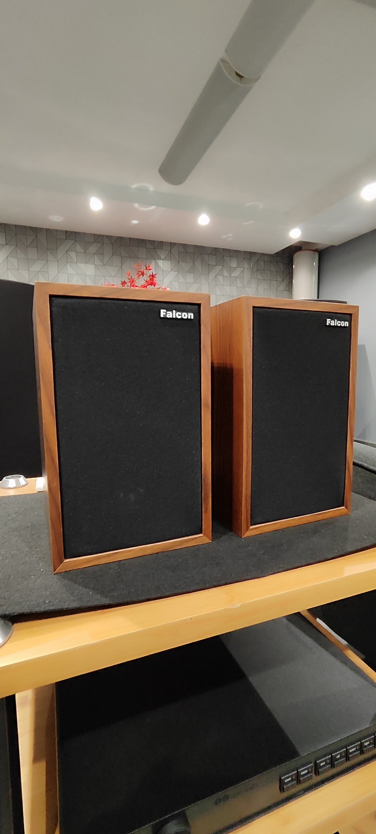 Falcon Q7 minimonitor UK style ls 3/5A