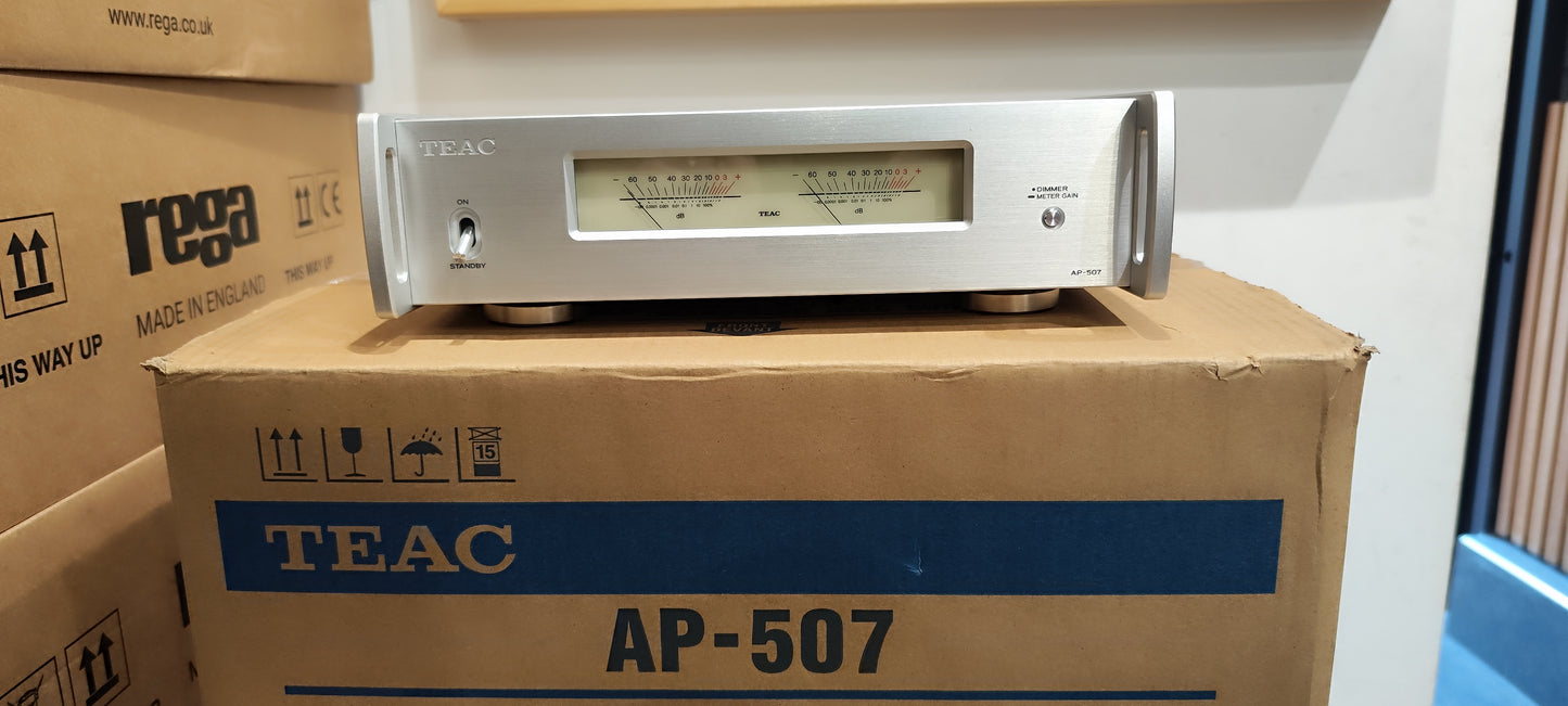 Teac AP-507 silver finale di potenza compatto 2x115 watt Ex-DEMO