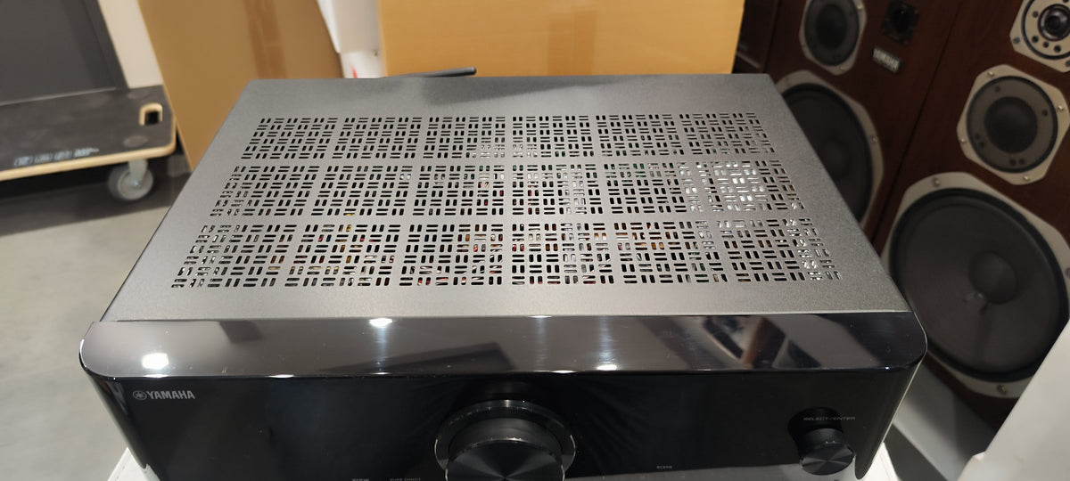 Yamaha Rx-V4a sintoamplificatore 5.2 ex-demo