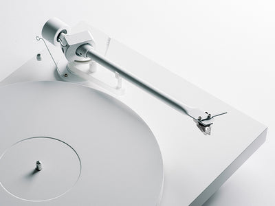 Pro-ject Debut PRO B White Edition testina Pick it Pro Balanced